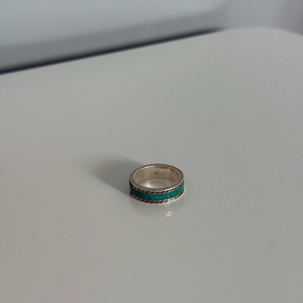Gucci Silver and Green Jewelry Ring - Picture 4 of 4